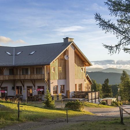 Jufa Hotel Hochrindl Exteriör bild