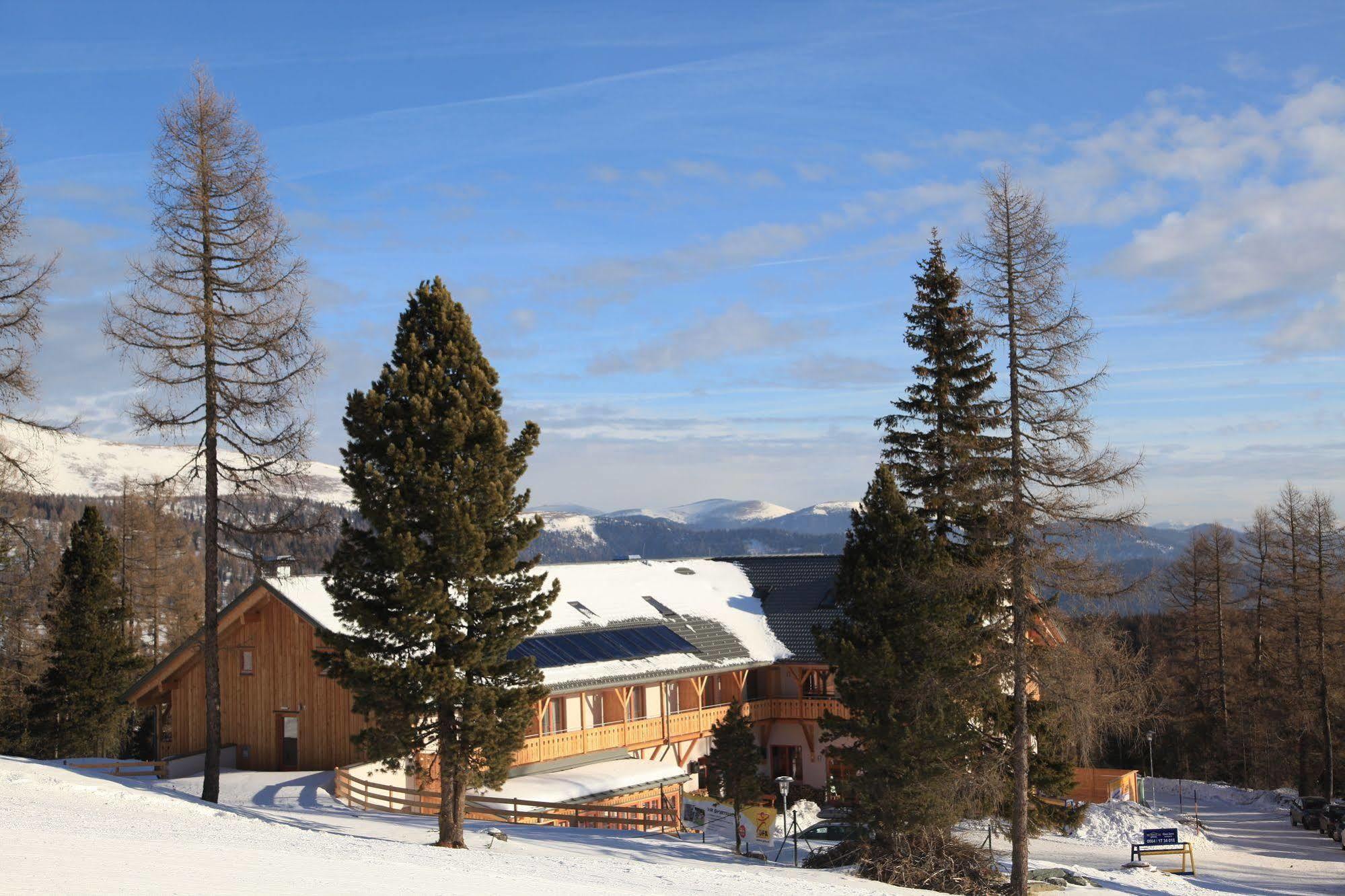 Jufa Hotel Hochrindl Exteriör bild